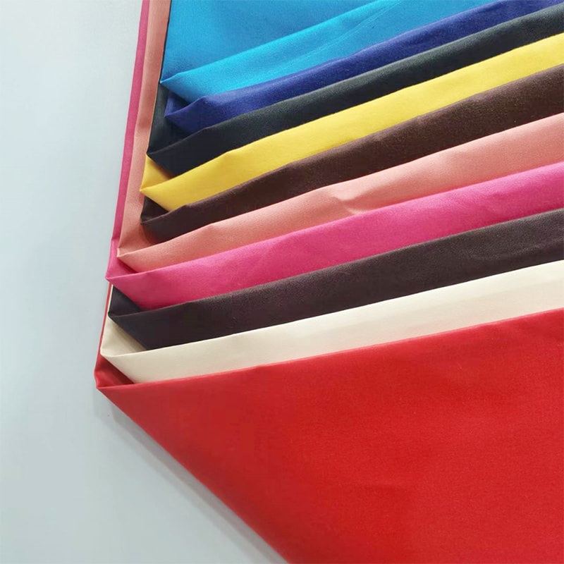 TMIE-08-1-1 70GSM 122CM Camicia per indumenti Tessuto morbido e lucido Materiale 100% poliestere tinto con tessuto popeline di poliestere lucido