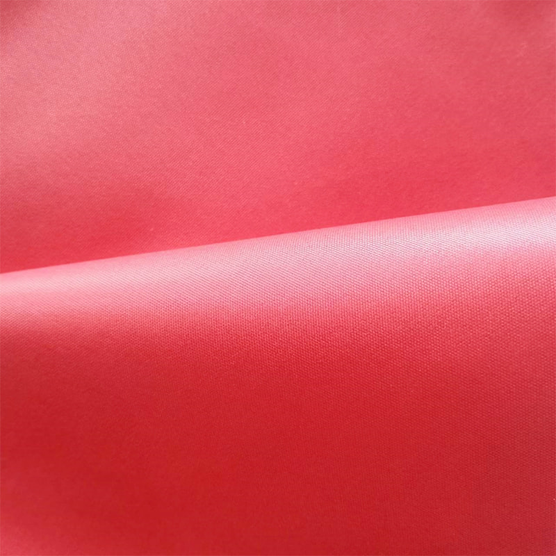 TMIE-08-1-1 70GSM 122CM Camicia per indumenti Tessuto morbido e lucido Materiale 100% poliestere tinto con tessuto popeline di poliestere lucido