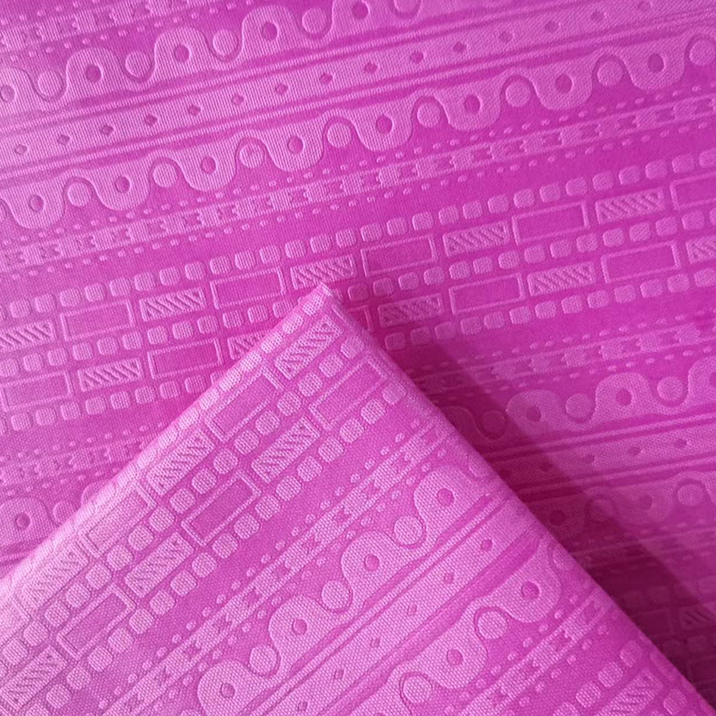 TMIE-08-2-3 115GSM 100% poliestere ad alta densità tinto ad alto numero con tessuto in popeline di poliestere goffrato con motivo geometrico